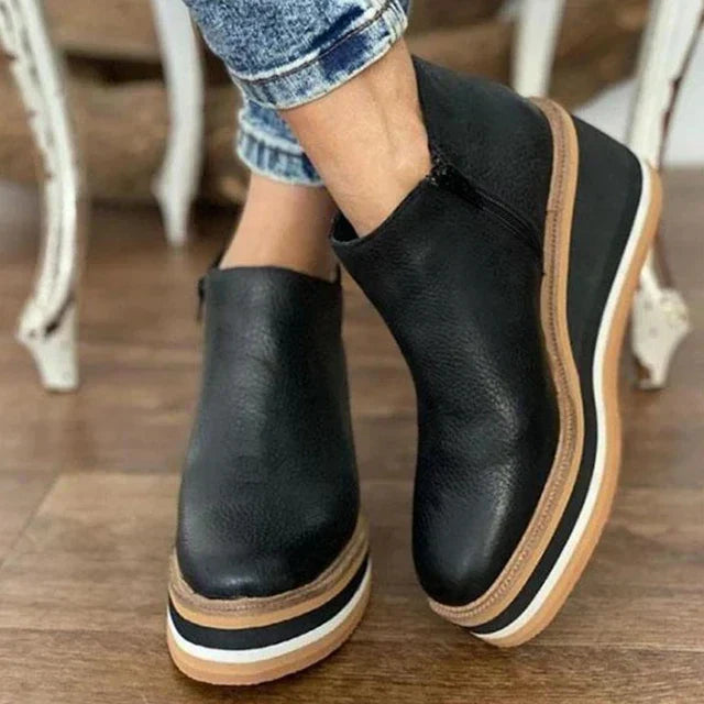 Mila - Casual Everyday Wedge