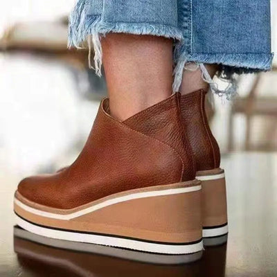 Mila - Casual Everyday Wedge